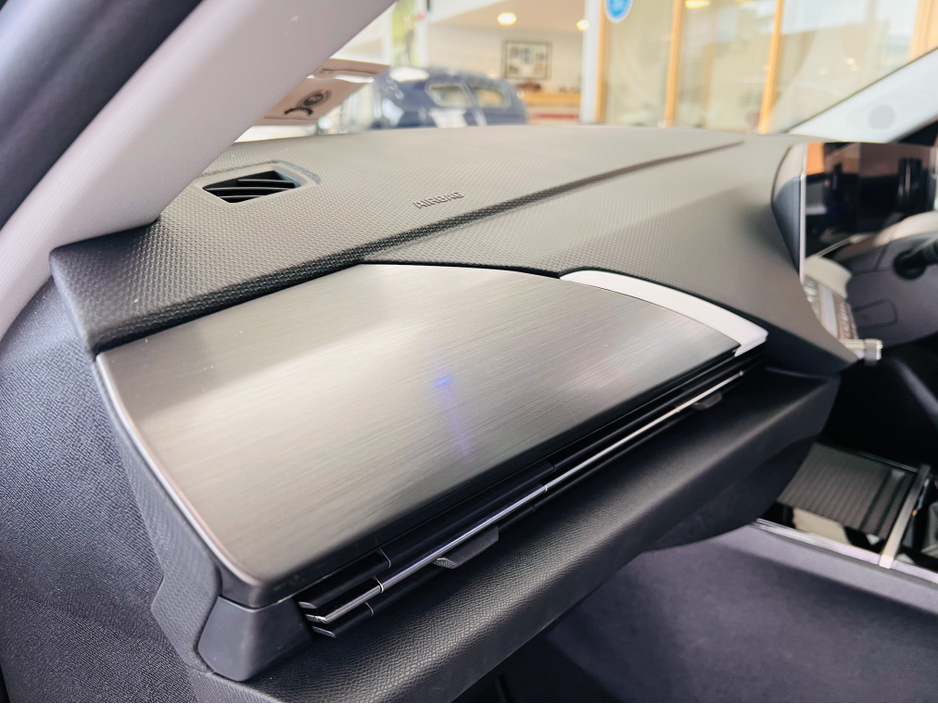 2023 Opel Astra - image 18