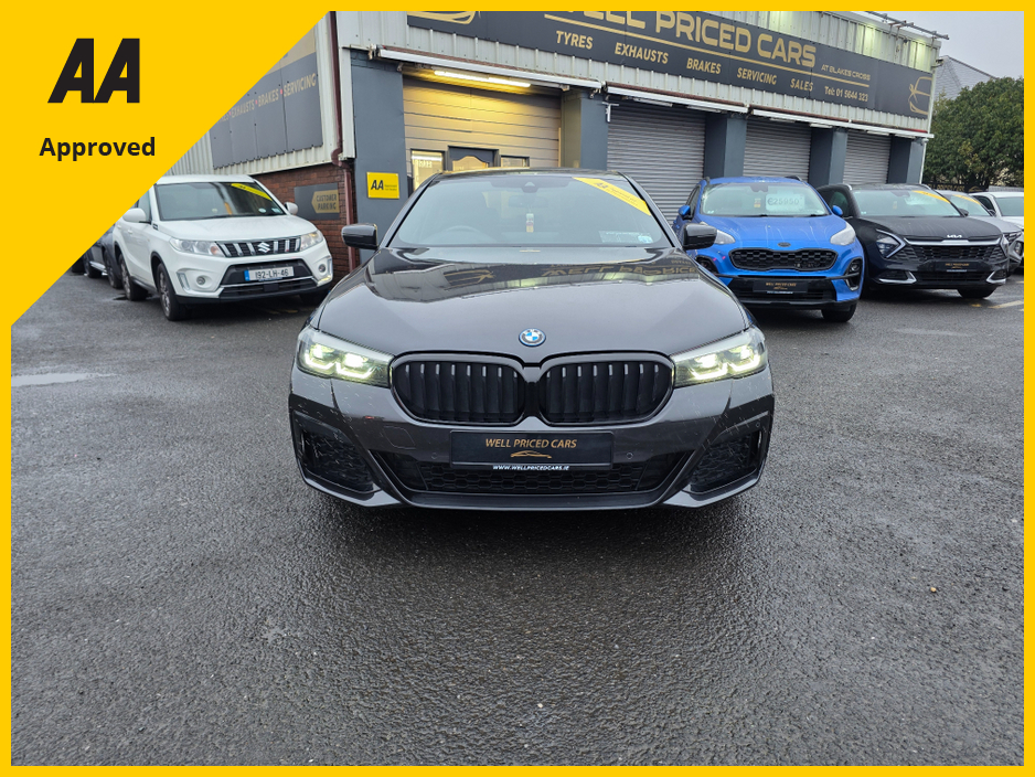 2022 BMW 5 Series - image 20