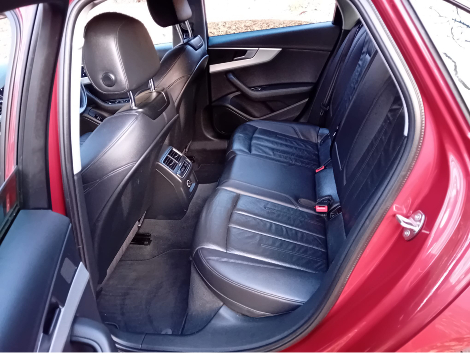 2017 Audi A4 - image 13