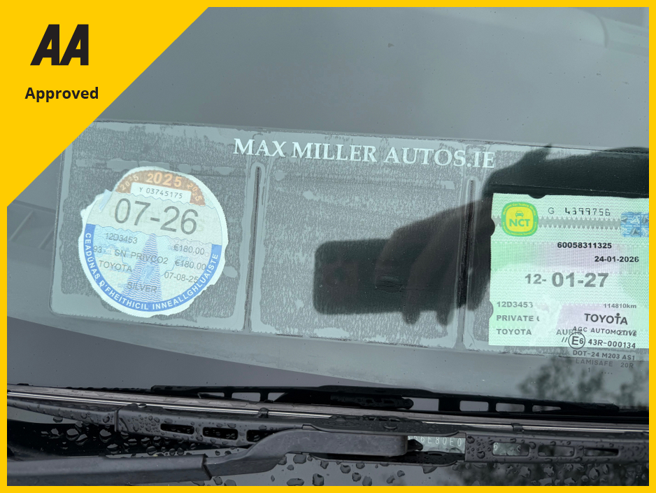 2012 Toyota Auris - image 9