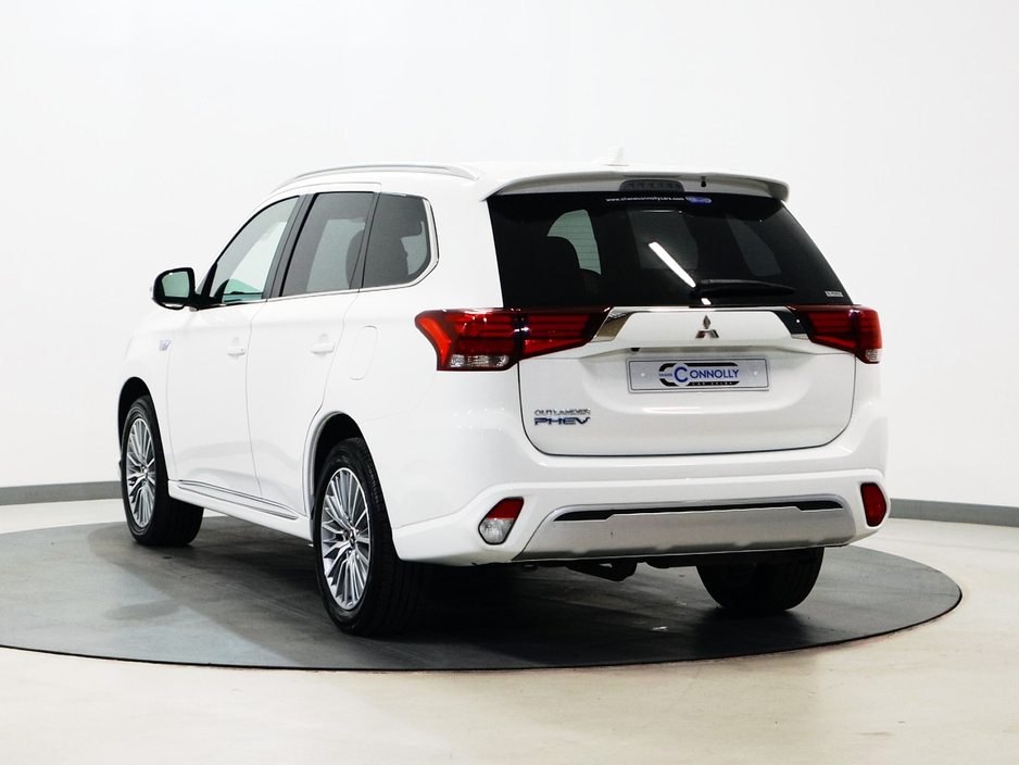 2021 Mitsubishi Outlander - image 8