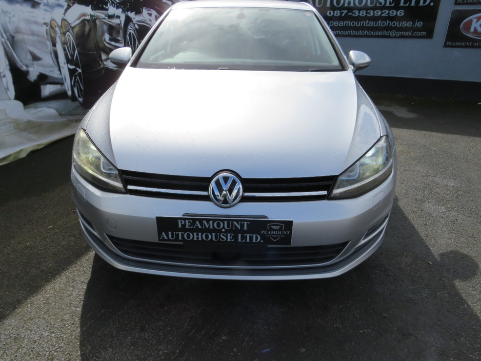 2015 Volkswagen Golf - image 5