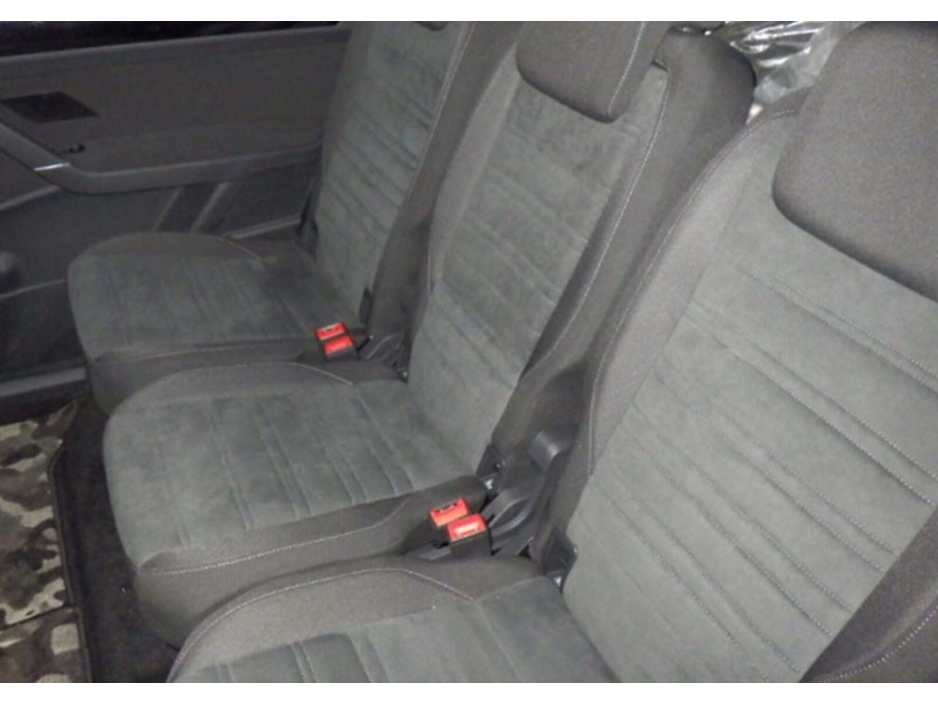 2020 Volkswagen Touran  €27,950