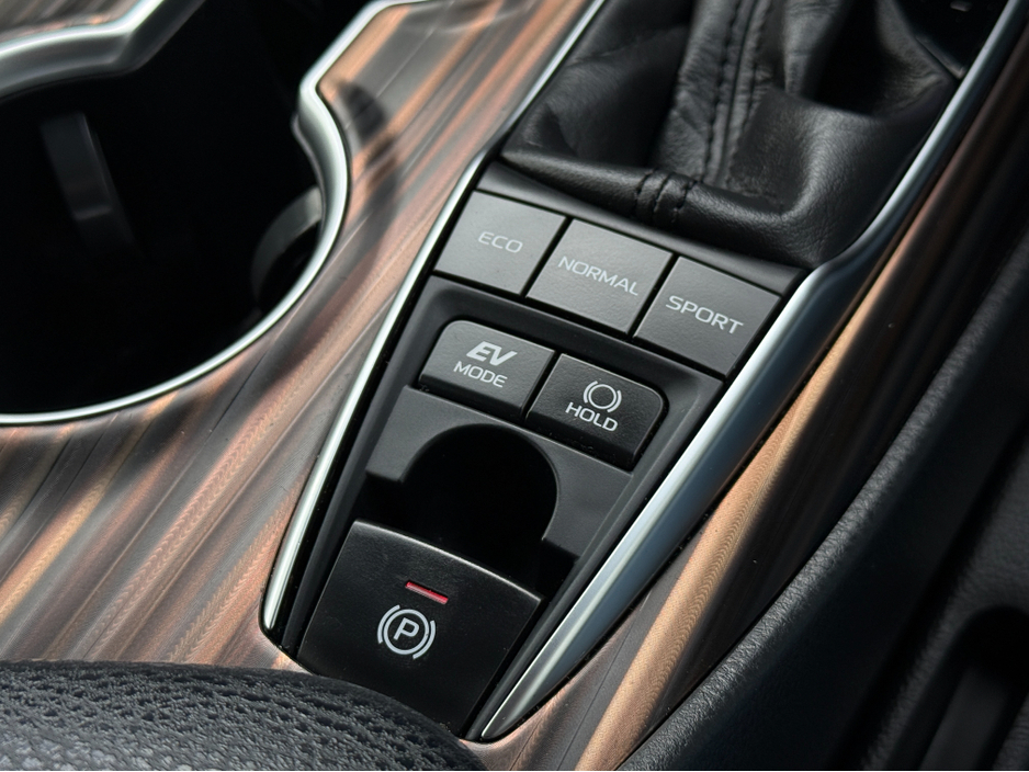 2018 Toyota Camry - image 17