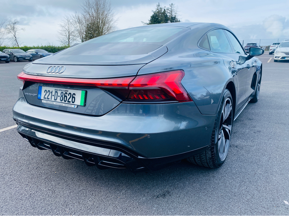 2022 Audi e-tron - image 6