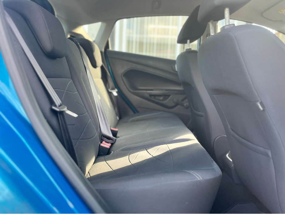 2014 Ford Fiesta - image 13