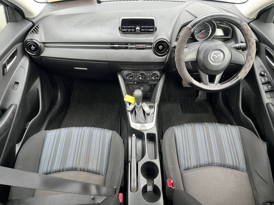 2016 Mazda Demio - image 10