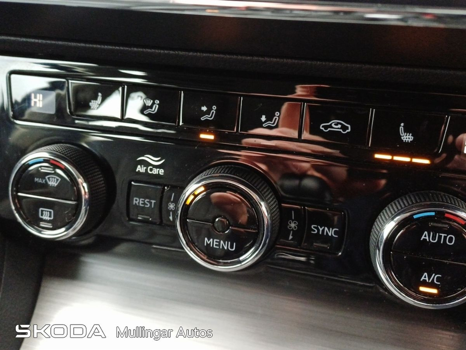 2023 Skoda Superb - image 18