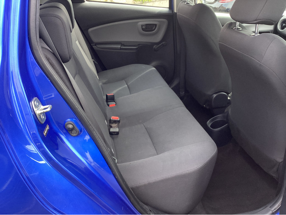 2020 Toyota Yaris - image 12