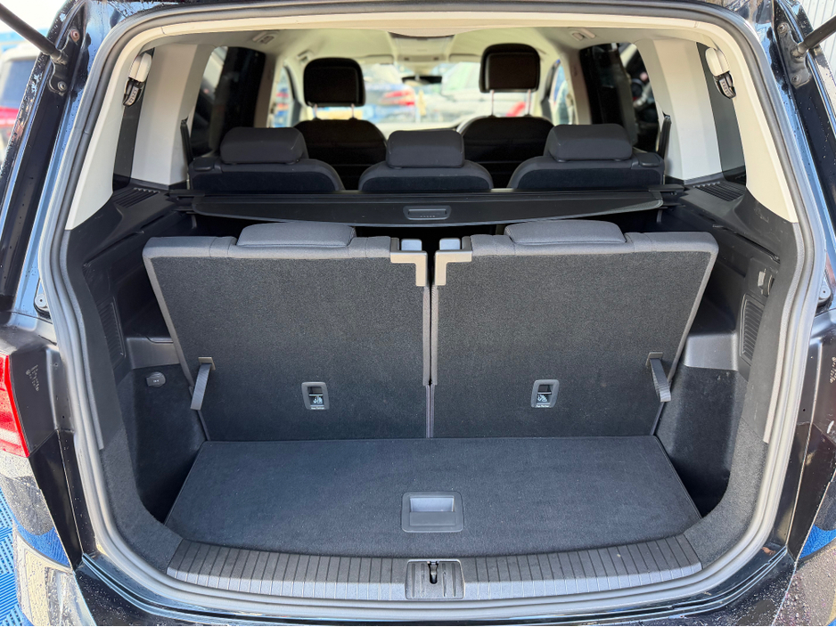 2017 Volkswagen Touran - image 33