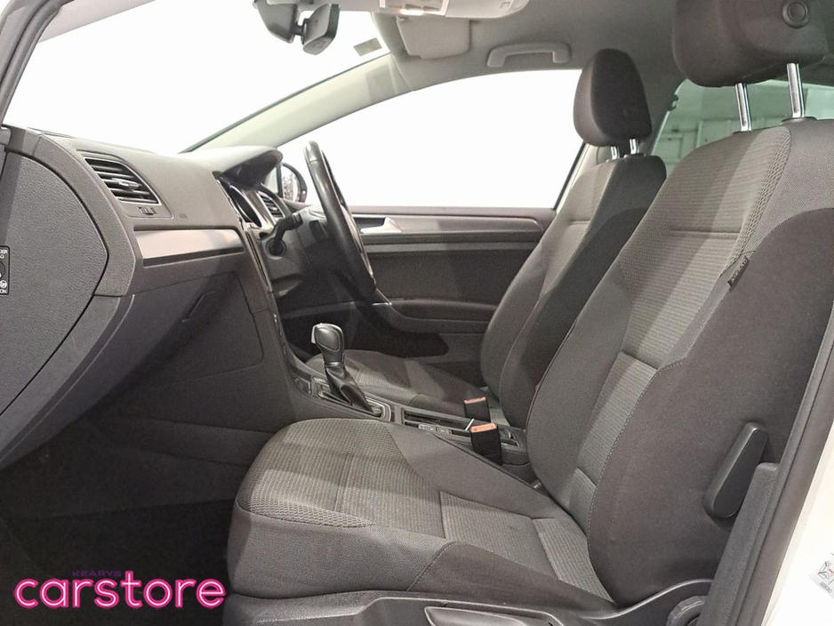 2017 Volkswagen Golf - image 9