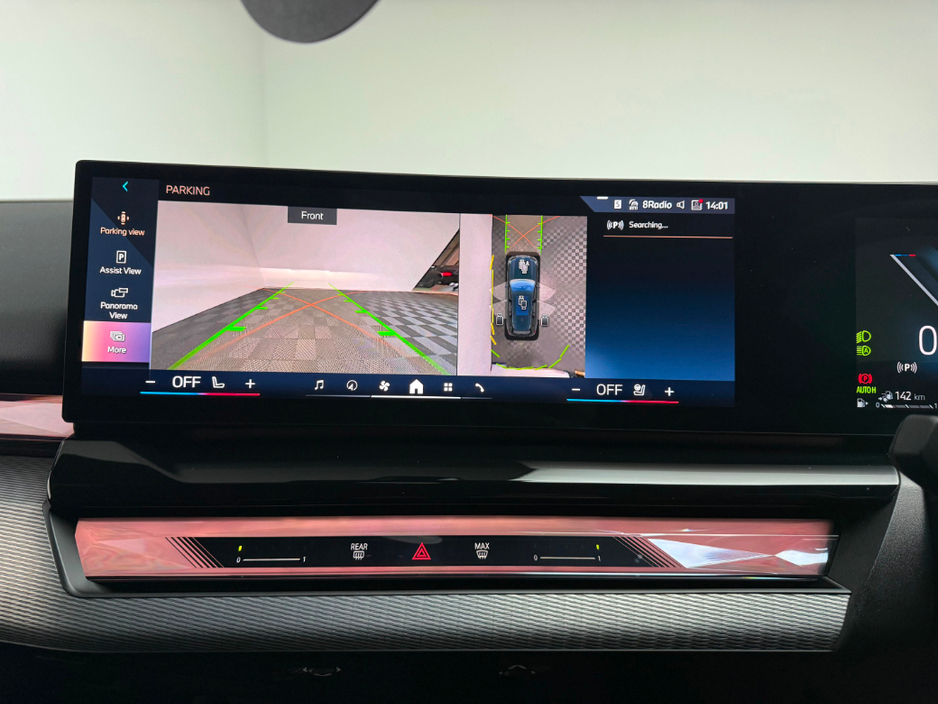 2025 BMW 5 Series - image 18