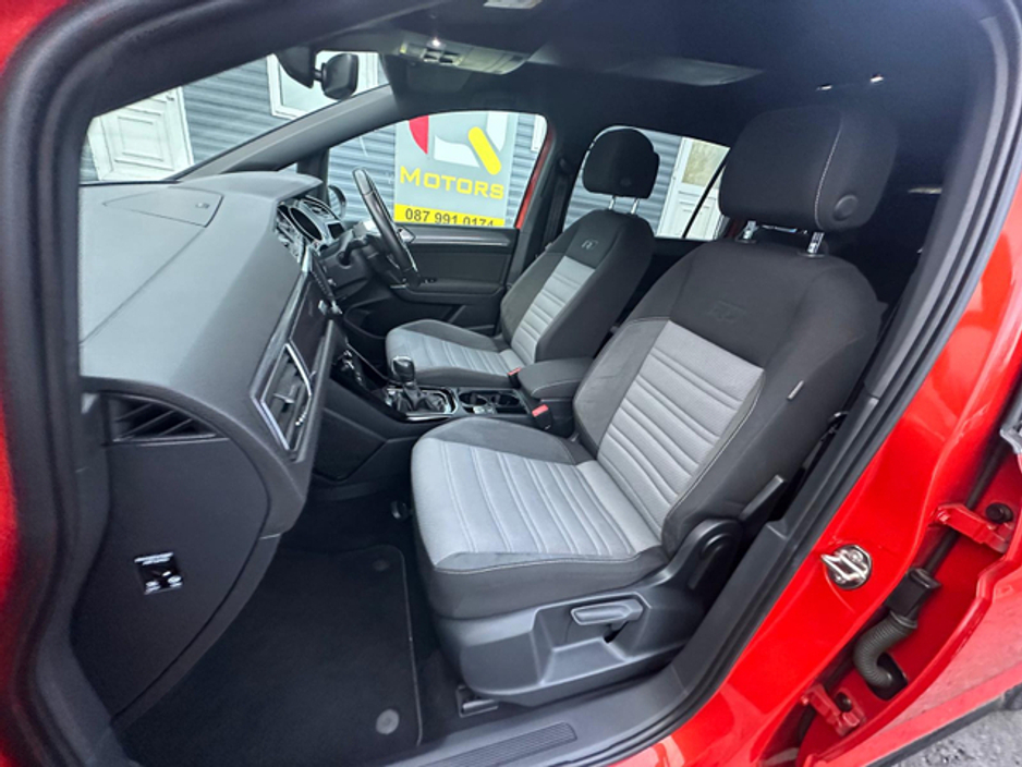 2016 Volkswagen Touran - image 14