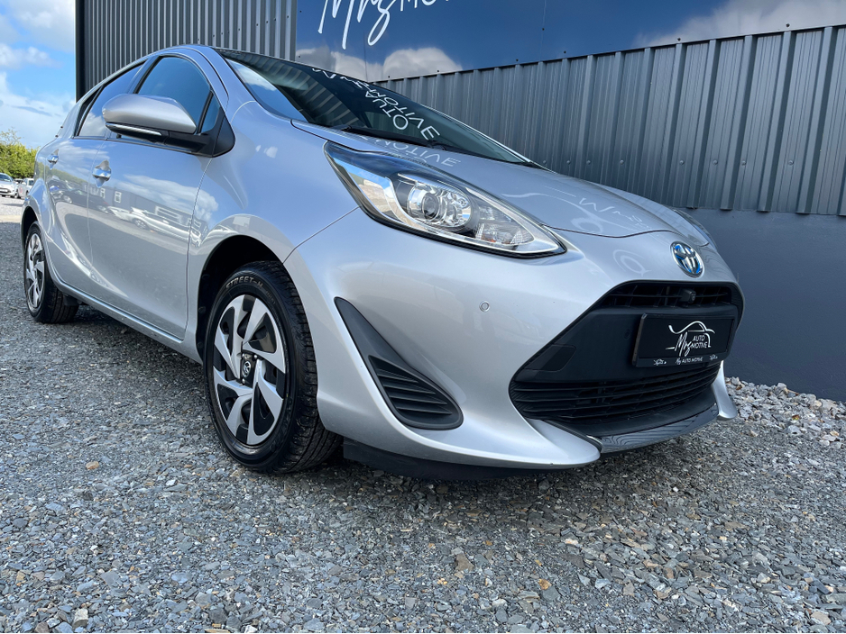 2020 Toyota Aqua - image 3