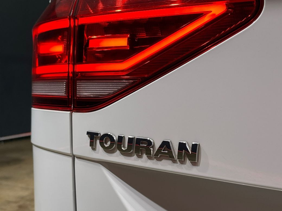 2017 Volkswagen Touran - image 13