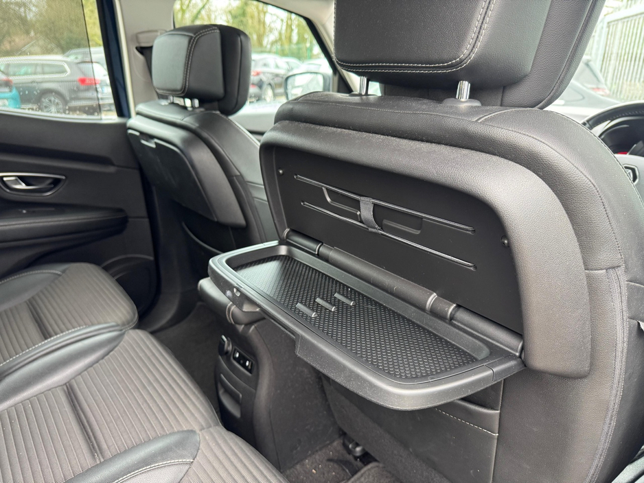 2017 Renault Scenic - image 9