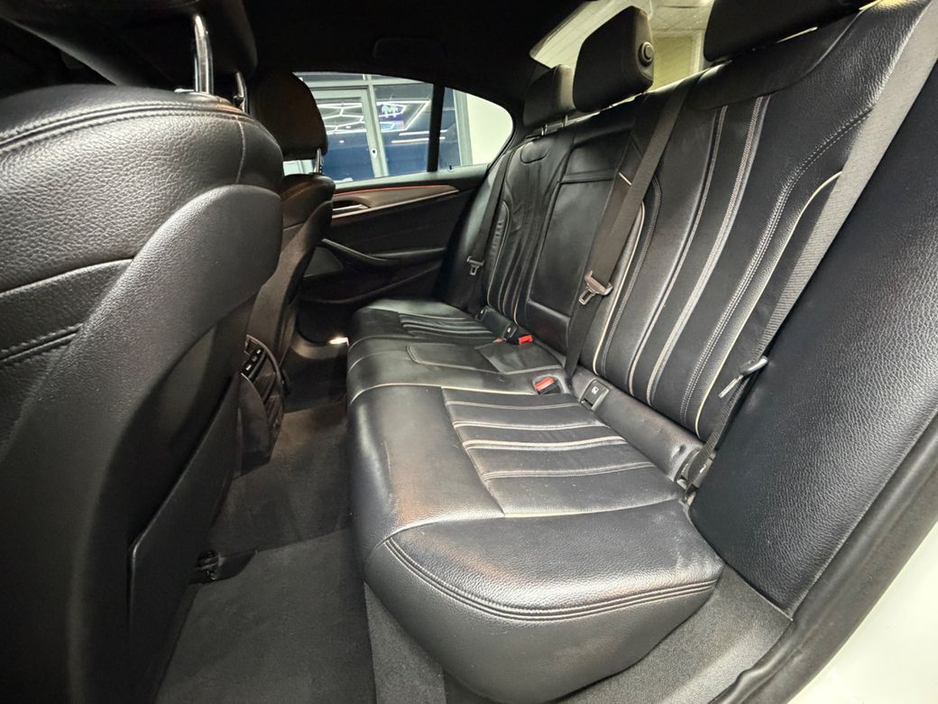 2019 BMW 5 Series - image 35