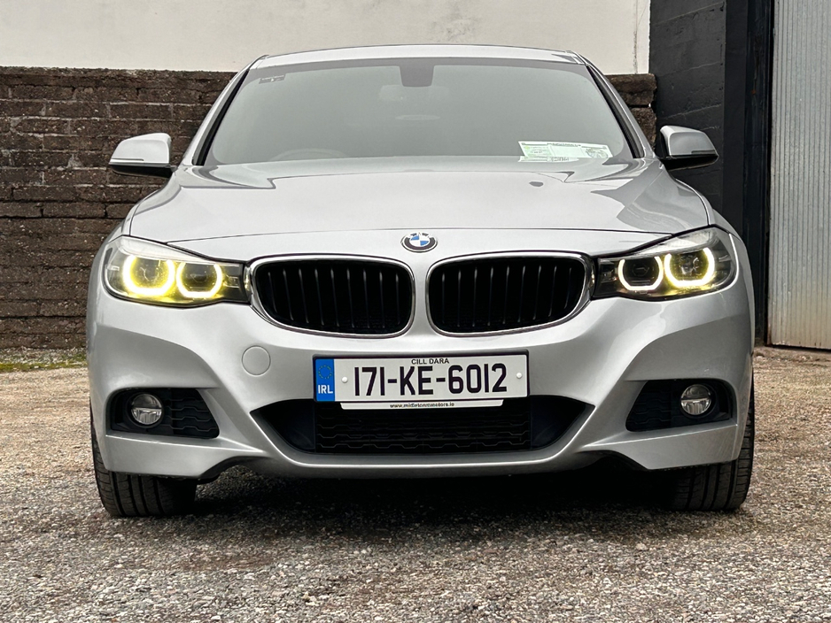 2017 BMW 3 Series - image 9