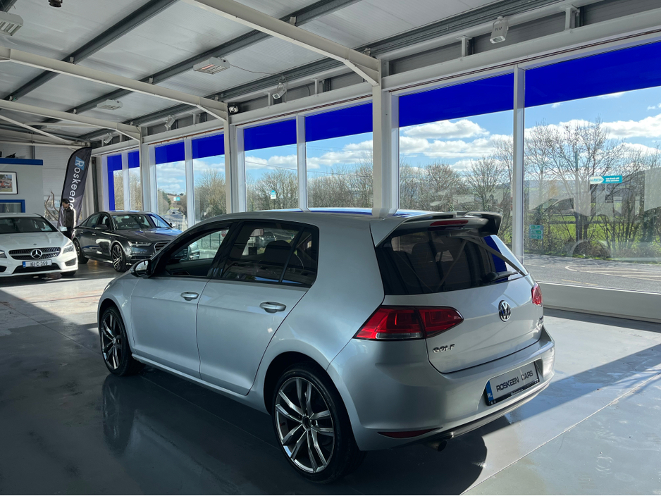 2014 Volkswagen Golf - image 8