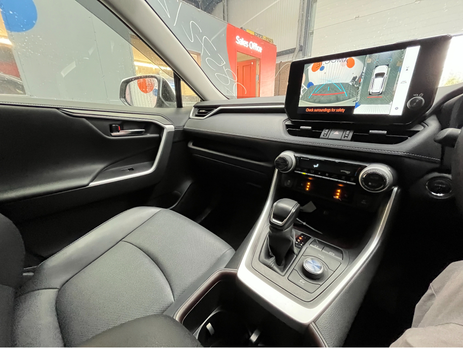 2023 Toyota Rav4 - image 19