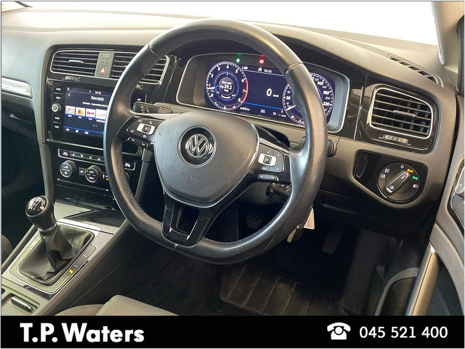 2019 Volkswagen Golf - image 9