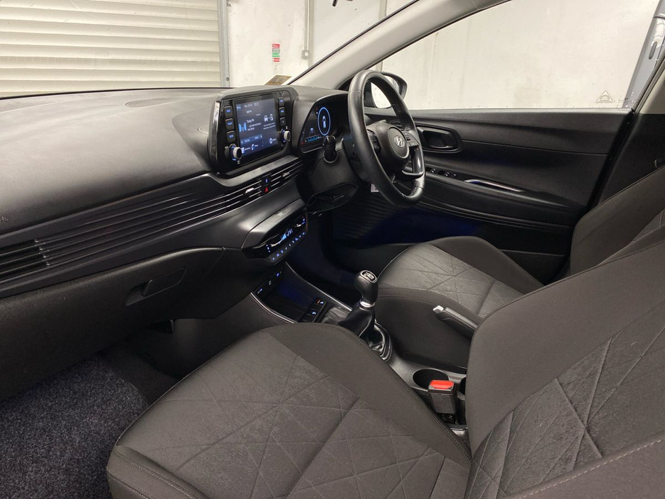 2023 Hyundai Bayon - image 2