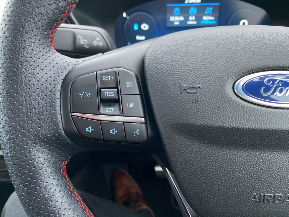 2025 Ford Kuga ST-Line 2.5 PHEV..20" wheels €42,950