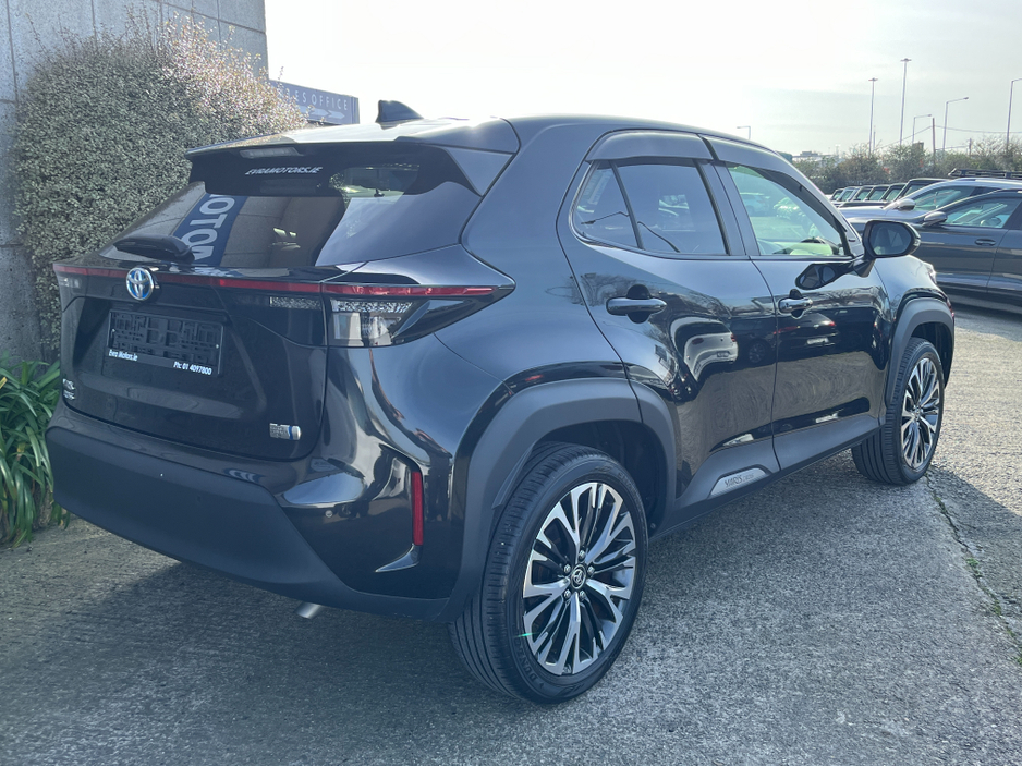 2023 Toyota Yaris Cross - image 4