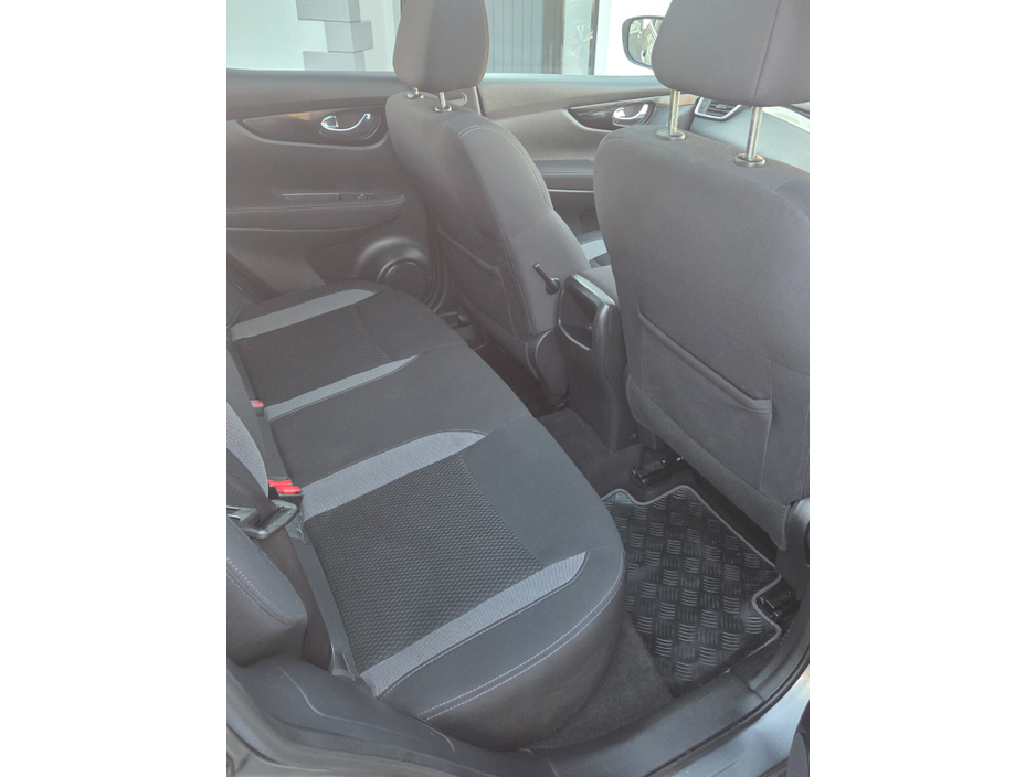 2017 Nissan Qashqai - image 9