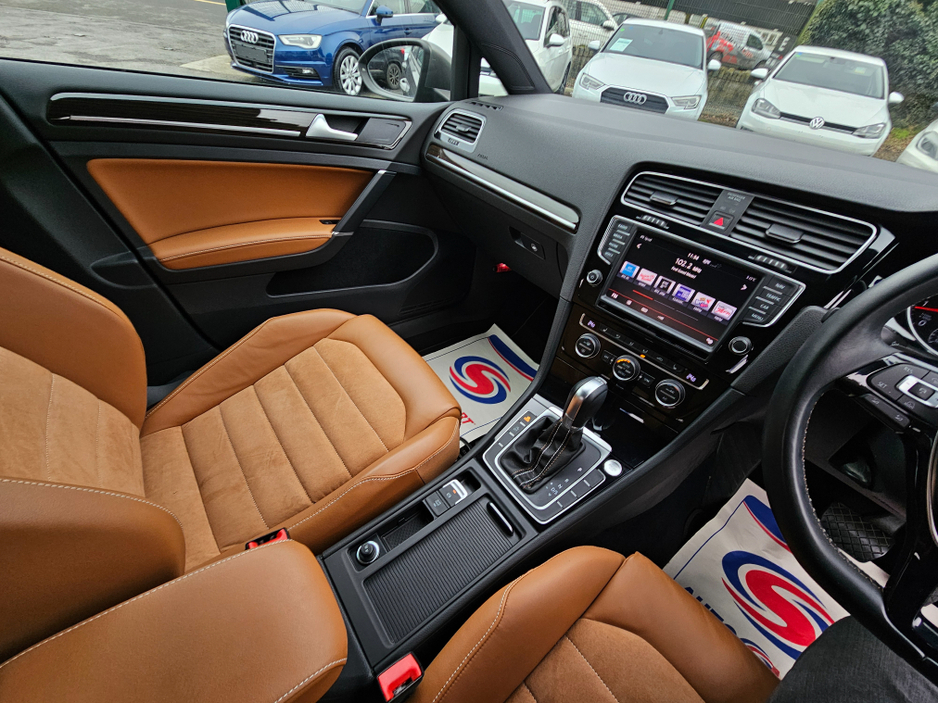 2014 Volkswagen Golf - image 5