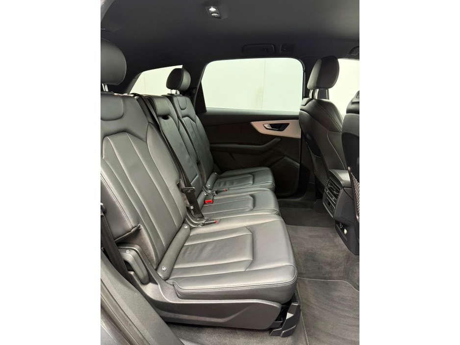 2021 Audi Q7 55 TFSI e S Line €52,950