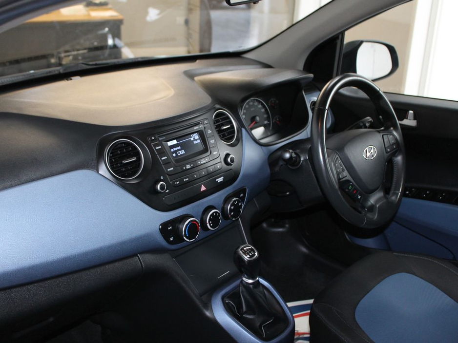 2015 Hyundai i10 - image 9