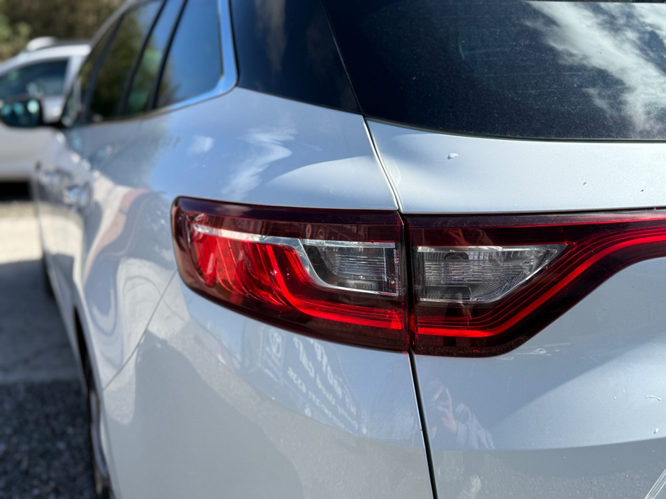 2017 Renault Megane - image 34