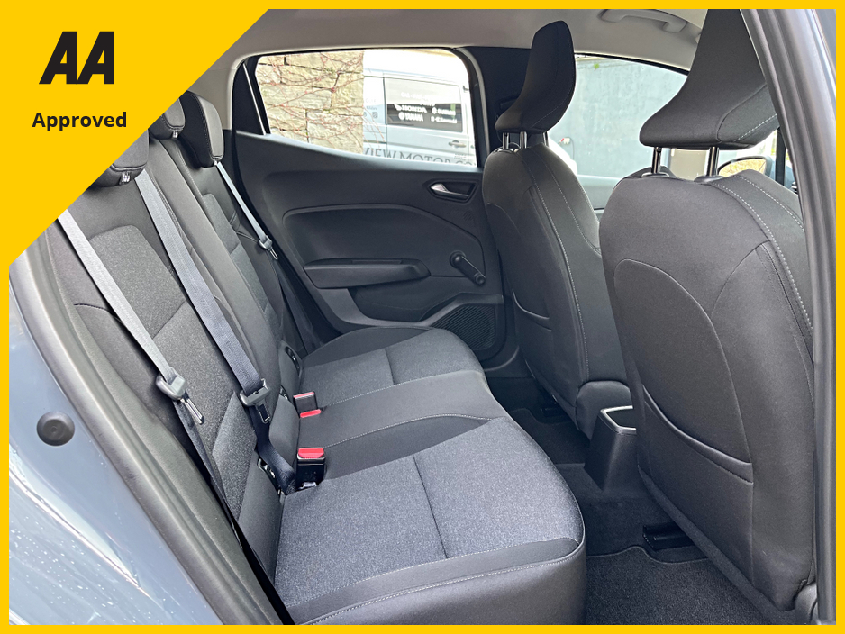 2022 Renault Clio - image 21