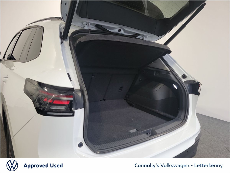 2025 Volkswagen Tiguan - image 9