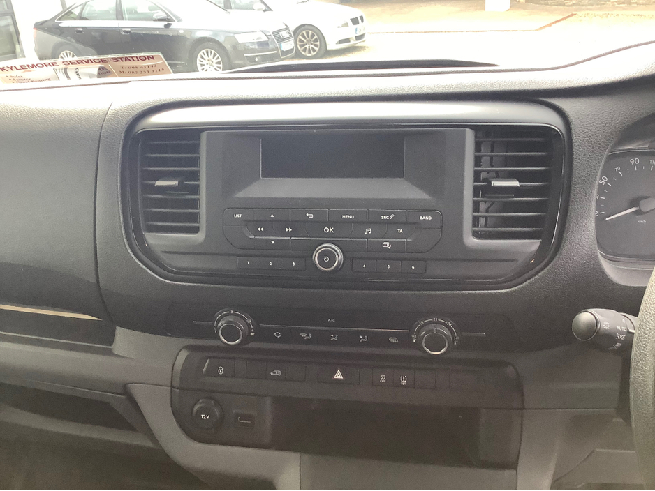 2020 Toyota Proace - image 3