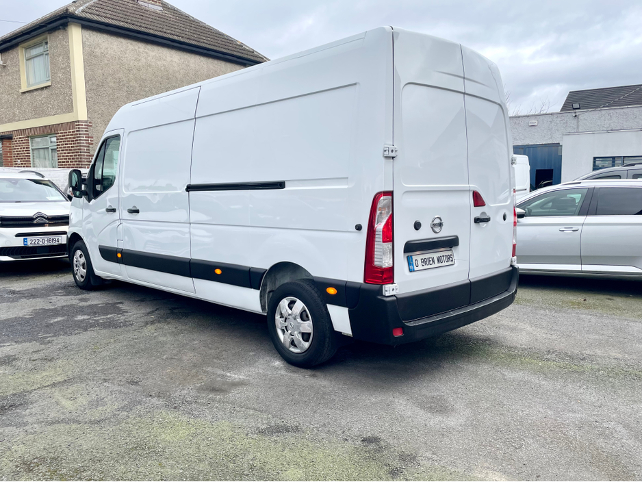 2021 Nissan NV400 - image 26