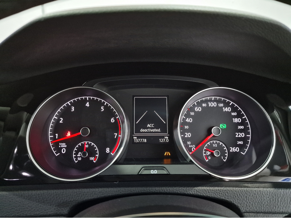 2013 Volkswagen Golf - image 24