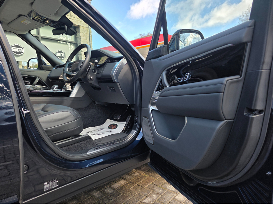 2025 Land Rover Range Rover - image 10