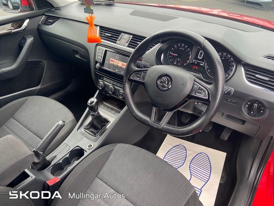 2017 Skoda Octavia - image 8