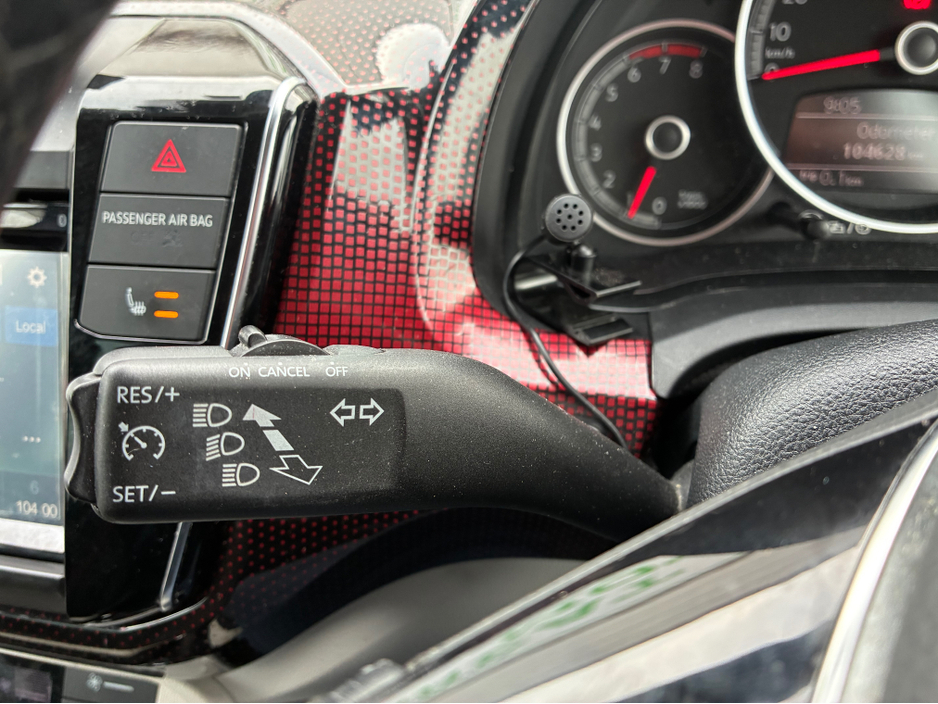 2018 Volkswagen up! - image 13