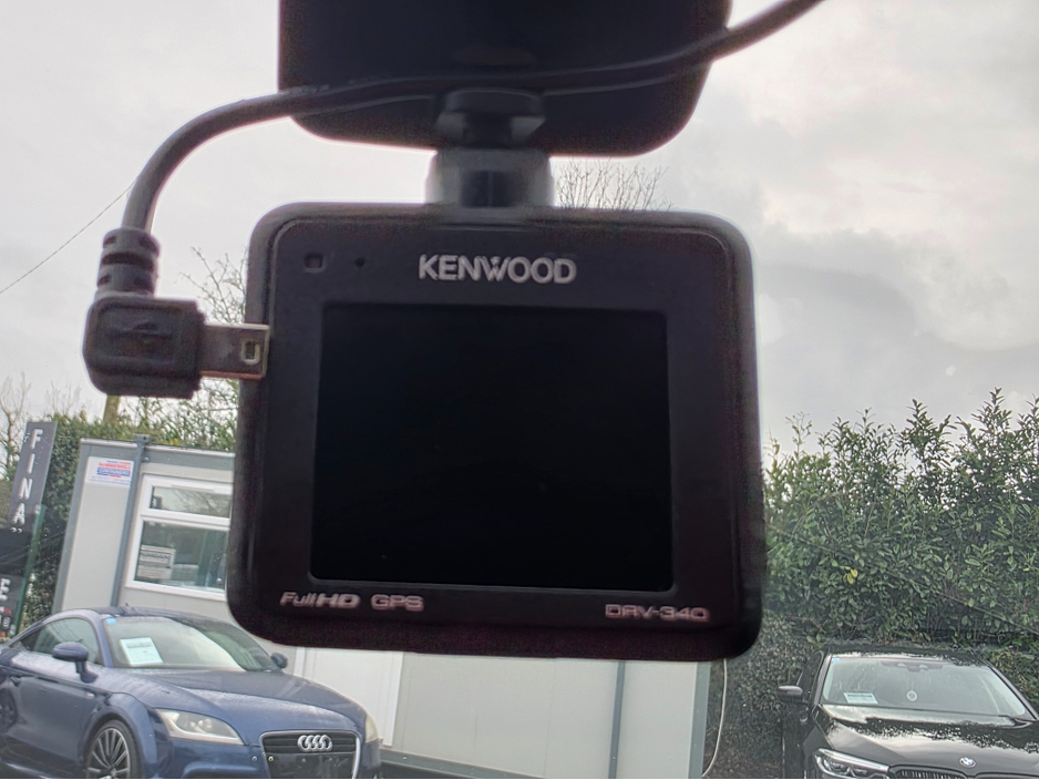 2016 Volkswagen Golf - image 19