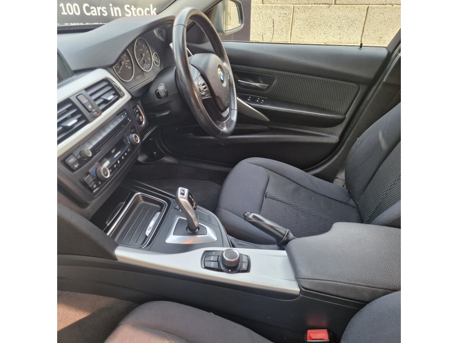 2013 BMW 3 Series - image 13