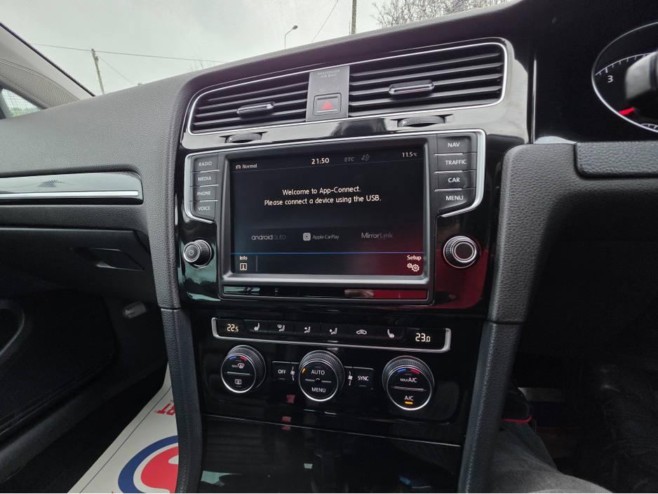 2017 Volkswagen Golf LEATHER BLACK SEATS 1.4 HIGHLINE EDITION -REVERSE CAMERA  - CARPLAY - ANDROID AUTO- BLIND SPOT REAR TRAFFIC ASSIST - DISCOVER PRO - €16,950