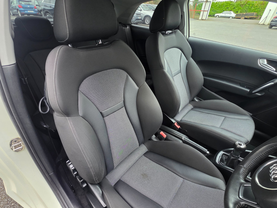 2014 Audi A1 - image 4