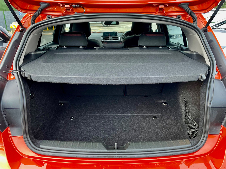 2016 BMW 1 Series - image 37