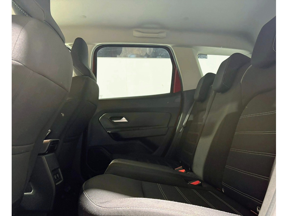 2022 Dacia Duster - image 26