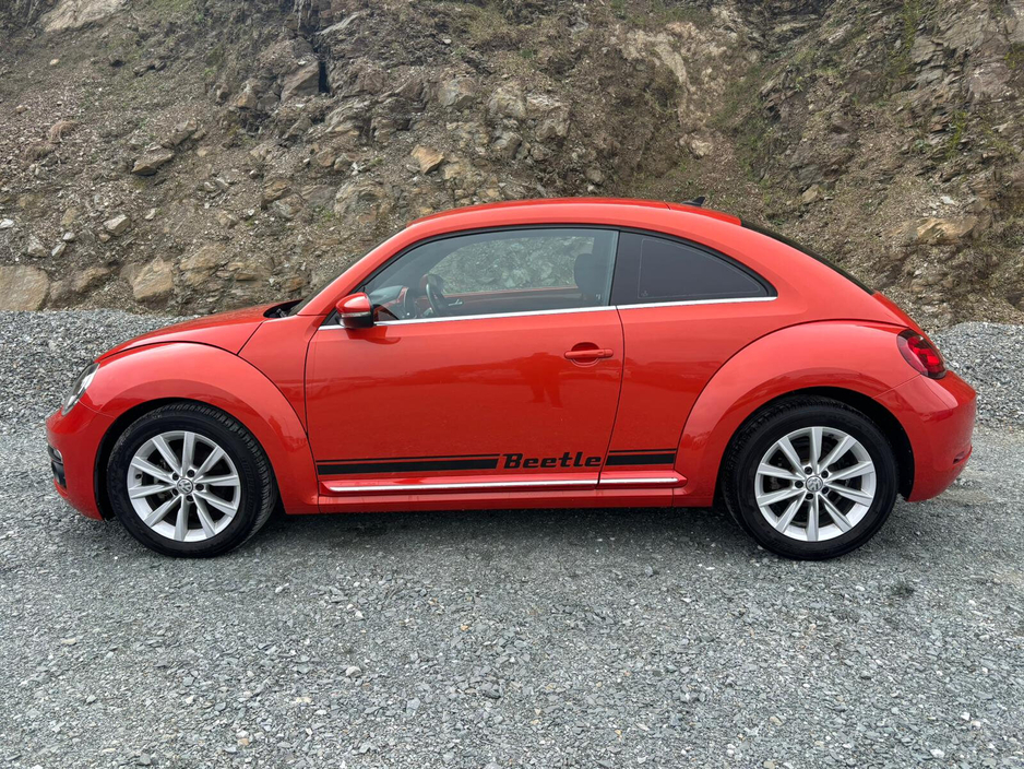 2018 Volkswagen Beetle - image 5