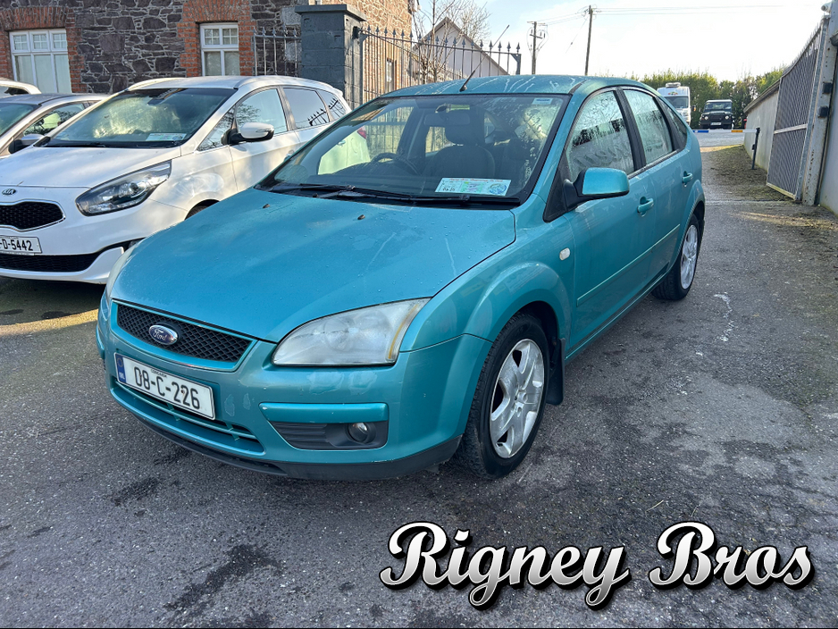 2008 Ford Focus - image 3