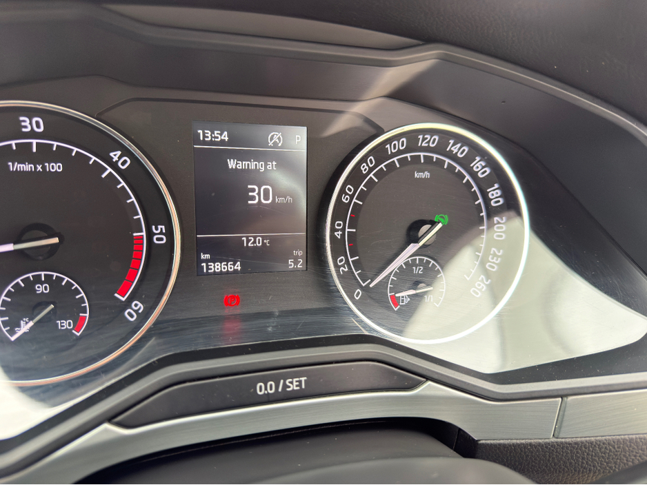 2018 Skoda Superb - image 28